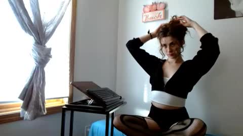 BombshellBaeby online show from November 29, 9:22 pm