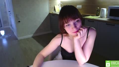 Snapshot of bonjourlabelle chatting on February 6, 7:29 pm Mary 3 live time content 18 online show from February 6, 7:29 pm