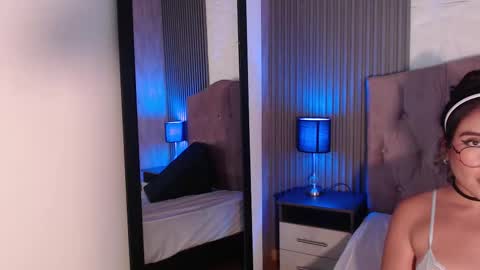 Snapshot of bonnali_lune chatting on September 24, 11:00 pm bonnali_lune online show from September 24, 11:00 pm
