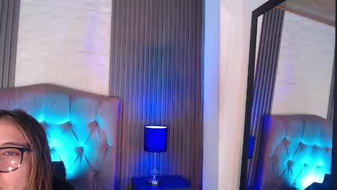 bonnali_lune online show from March 8, 4:05 am