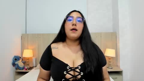 Bonnie Fuentes online show from February 21, 3:53 am