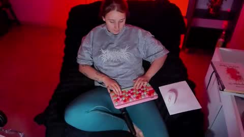 Bonnie Help me reach 500 likes online show from November 21, 11:14 pm