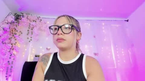 bonny_and_carrot online show from January 16, 7:34 pm