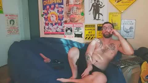 boredandirish21 online show from April 24, 12:07 pm