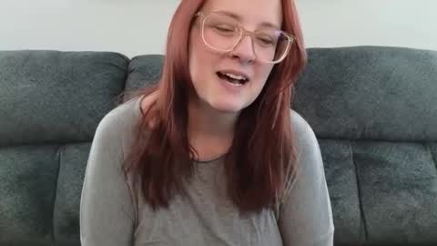 boredbustyhousewife online show from March 17, 2:44 pm