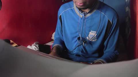 Snapshot of boss_playa98 chatting on February 27, 6:46 am boss_playa98 online show from February 27, 6:46 am