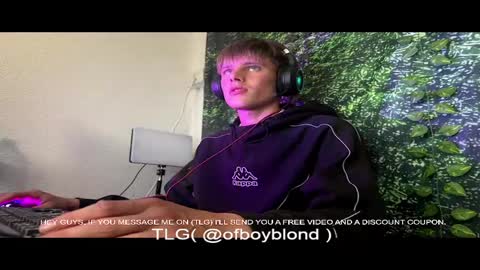boyblondhetero online show from April 30, 9:30 pm