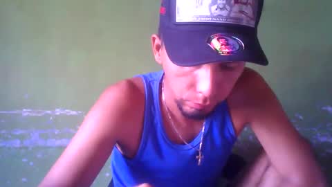 Snapshot of boycumlatino21 chatting on December 25, 9:00 pm Boy online show from December 25, 9:00 pm
