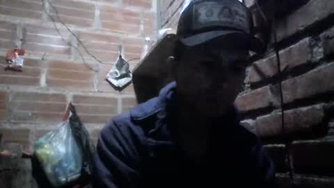 Snapshot of boycumlatino21 chatting on January 3, 3:05 am Boy online show from January 3, 3:05 am