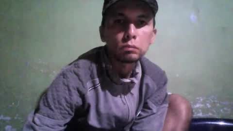 Snapshot of boycumlatino21 chatting on January 19, 1:53 am Boy online show from January 19, 1:53 am