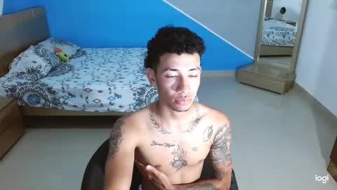 Snapshot of boyhot_sw chatting on February 7, 1:58 am boyhot_sw online show from February 7, 1:58 am