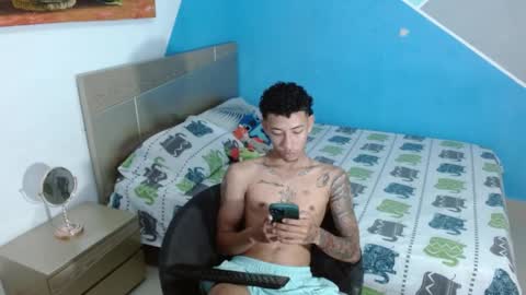 Snapshot of boyhot_sw chatting on February 28, 5:37 am boyhot_sw online show from February 28, 5:37 am