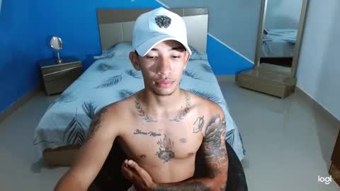 Snapshot of boyhot_sw chatting on January 24, 3:54 am boyhot_sw online show from January 24, 3:54 am