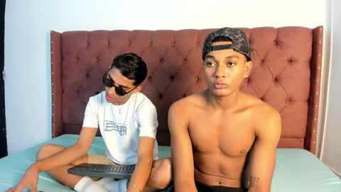 Snapshot of boys_hotparty chatting on September 29, 1:21 pm ALEX - TAYLER -MIKE online show from September 29, 1:21 pm