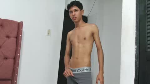 Snapshot of boys_hotparty chatting on March 12, 4:35 pm ALEX - TAYLER -MIKE online show from March 12, 4:35 pm