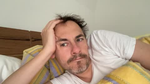 boytoyhh online show from April 12, 8:40 am