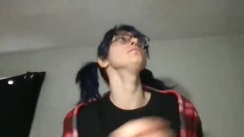 boywithbug online show from February 9, 2:53 pm