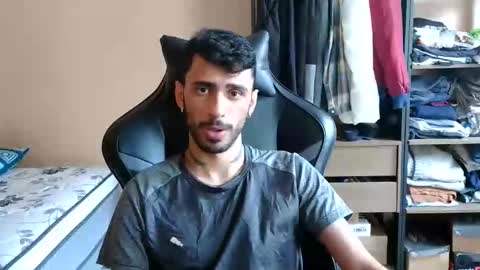 boyzinm2 online show from February 19, 1:43 pm