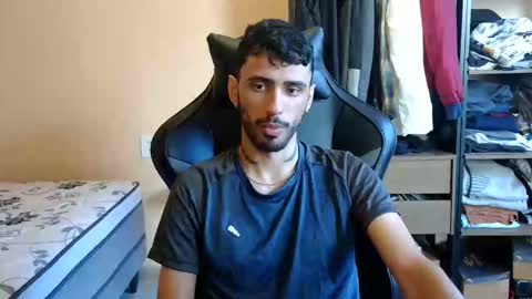 boyzinm2 online show from February 18, 10:48 am