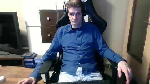 Snapshot of bponie1 chatting on December 24, 11:00 pm bponie1 online show from December 24, 11:00 pm