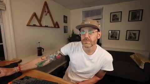 BradBronton online show from March 16, 10:52 am