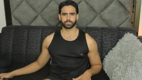 bradleymartin7 online show from February 6, 1:20 am