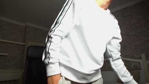 Snapshot of brandontatex chatting on January 31, 1:02 pm BrandonTateX online show from January 31, 1:02 pm