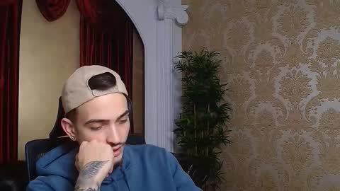 Snapshot of brandontatex chatting on March 6, 6:59 pm BrandonTateX online show from March 6, 6:59 pm