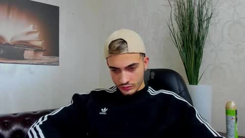 Snapshot of brandontatex chatting on October 16, 12:16 pm BrandonTateX online show from October 16, 12:16 pm