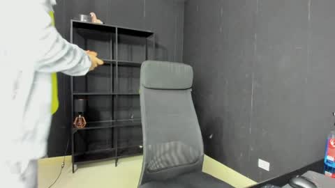 BrandonTateX online show from April 14, 6:22 pm