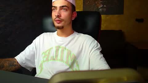 Snapshot of brandontatex chatting on September 12, 10:28 am BrandonTateX online show from September 12, 10:28 am