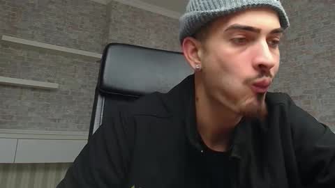 Snapshot of brandontatex chatting on February 11, 12:15 pm BrandonTateX online show from February 11, 12:15 pm