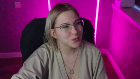 Belle  online show from February 8, 2:15 am