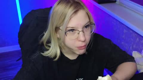 Belle  online show from February 27, 2:03 am