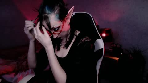 Aurorabut ur dad just calls me Rory online show from April 4, 12:34 pm