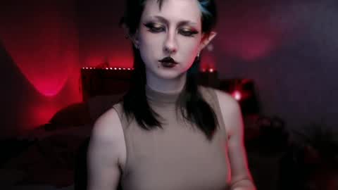 Aurorabut ur dad just calls me Rory online show from April 2, 2:46 pm