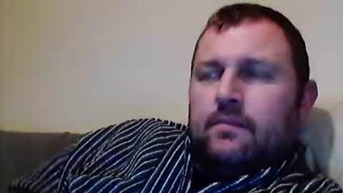 Snapshot of brasso1982 chatting on January 4, 2:35 am willywinker online show from January 4, 2:35 am