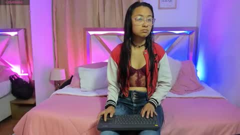 Snapshot of bravepetunia chatting on October 18, 12:31 pm bravepetunia online show from October 18, 12:31 pm