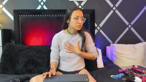 Snapshot of bravepetunia chatting on October 10, 3:07 pm bravepetunia online show from October 10, 3:07 pm