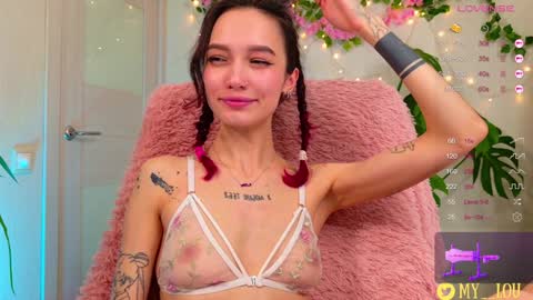 Ashley Dolce and Lou online show from March 8, 9:40 pm