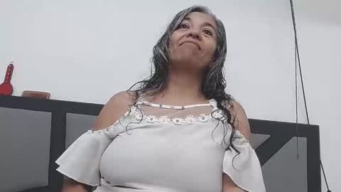 BRENDA VELASQUEZ online show from March 23, 7:52 pm