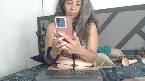 BRENDA VELASQUEZ online show from March 6, 11:53 pm