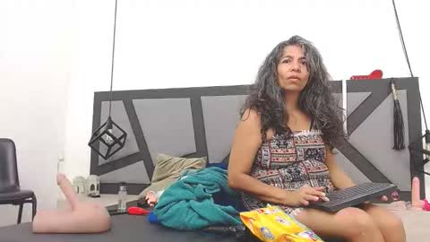 BRENDA VELASQUEZ online show from September 29, 12:53 am