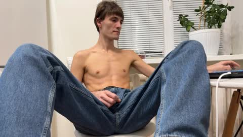 BrendanSilvers online show from April 4, 7:43 pm