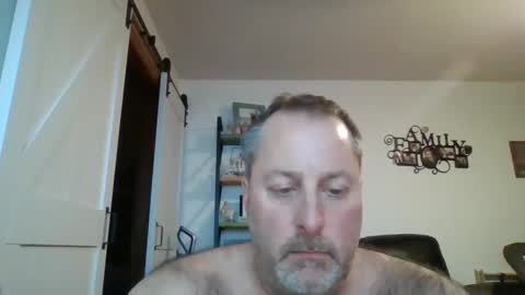 Snapshot of brettsky chatting on December 6, 10:57 pm hey online show from December 6, 10:57 pm