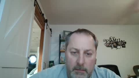 Snapshot of brettsky chatting on February 5, 9:29 pm hey online show from February 5, 9:29 pm