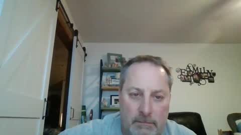Snapshot of brettsky chatting on January 25, 1:32 am hey online show from January 25, 1:32 am
