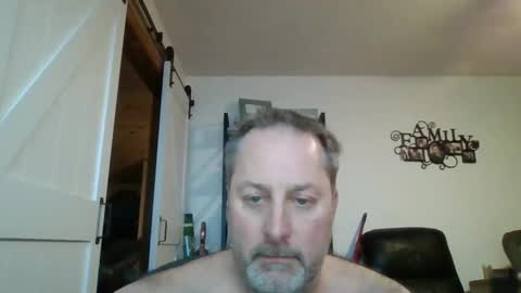 Snapshot of brettsky chatting on January 29, 10:32 pm hey online show from January 29, 10:32 pm