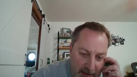 Snapshot of brettsky chatting on February 2, 3:17 pm hey online show from February 2, 3:17 pm