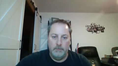 Snapshot of brettsky chatting on January 5, 1:24 am hey online show from January 5, 1:24 am